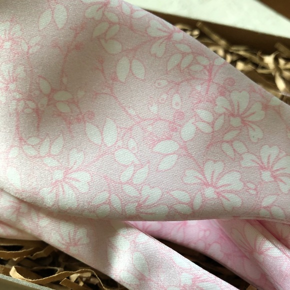 Floral Blush Pink Bow Tie - Picture 4 of 5